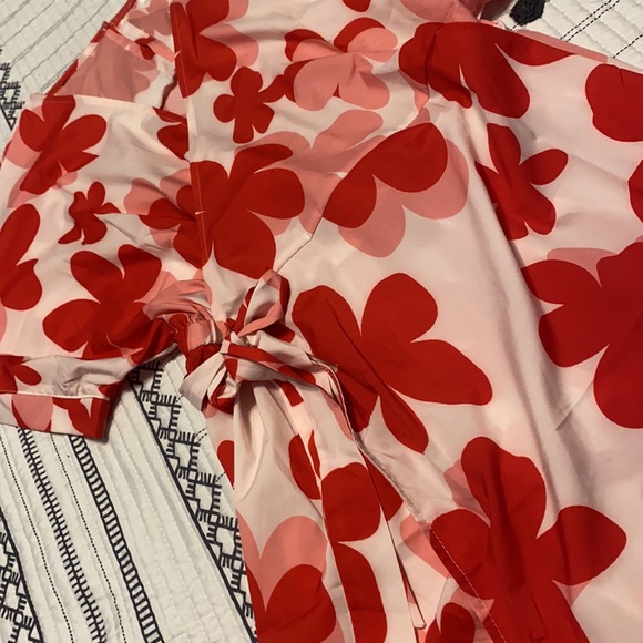 Floral wrap Romper - Picture 3 of 7